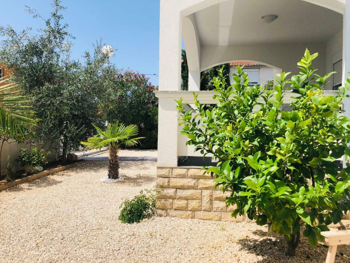 Vir Holidays Exterior foto